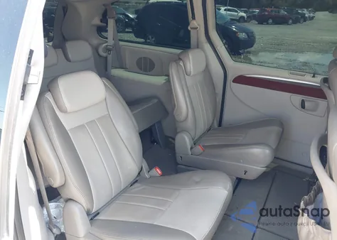 2007 Chrysler Town & Country Touring z USA, uszkodzony, nr VIN 2A4GP54L47R175647